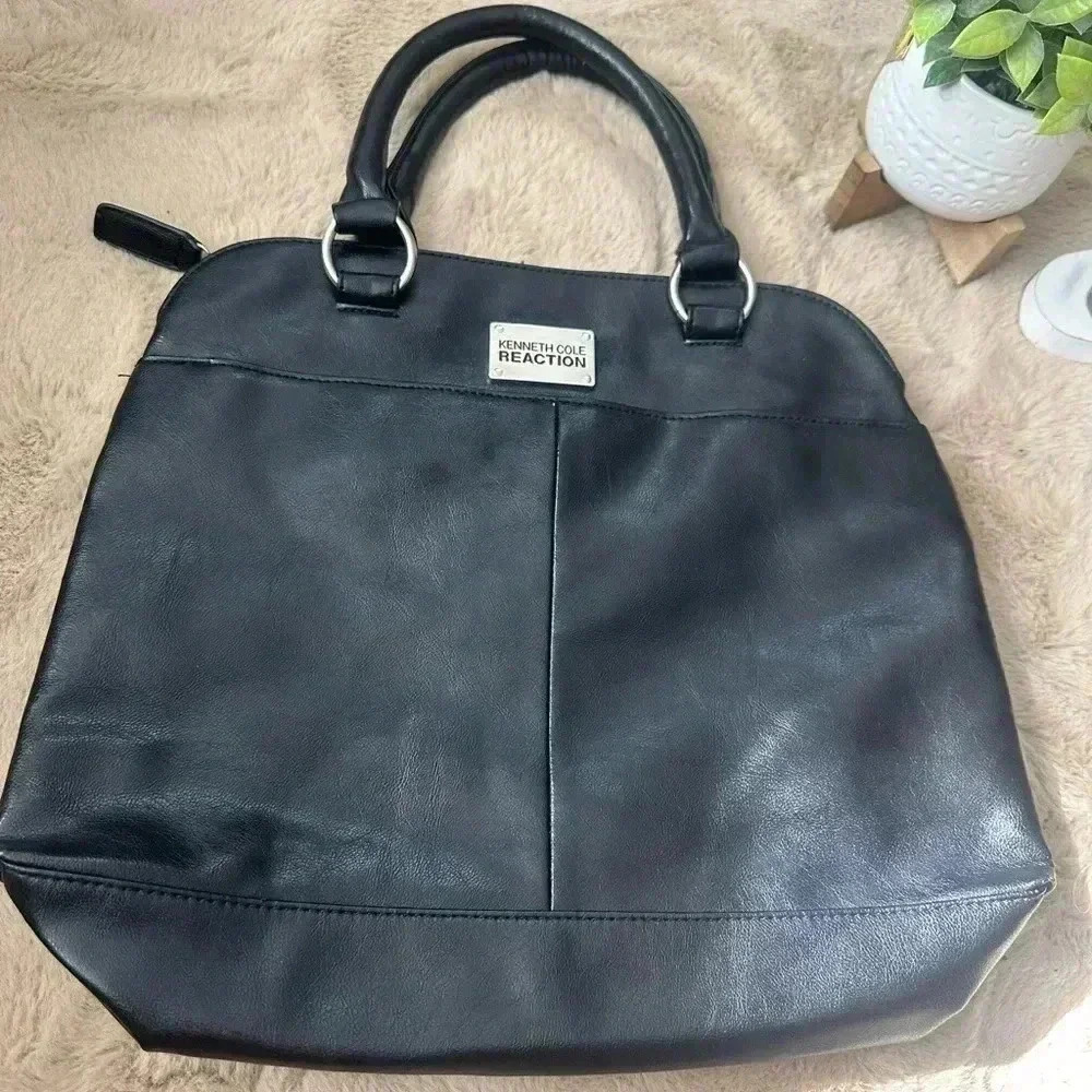 Kenneth Cole Reaction black leather Purse - Picture 7 of 10